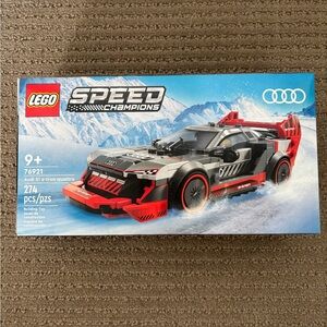 LEGO Speed Champions Audi S1 e-tron quattro Race Car